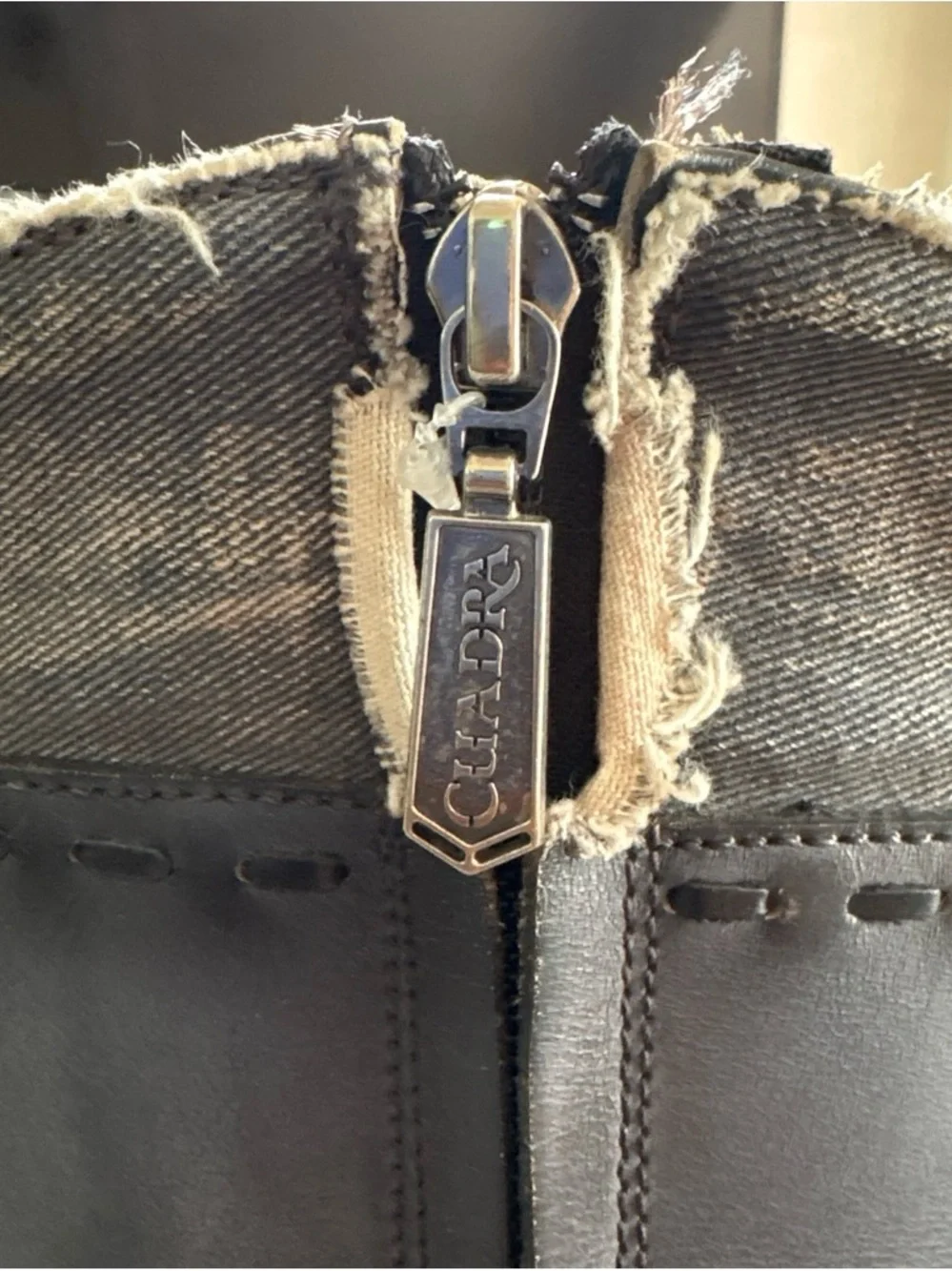 Cuadra stylish black